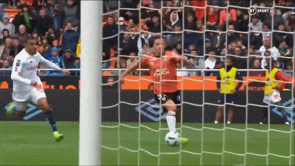 Lorient vs Lille 2-1: Diakite phản lưới nhà, Ouattara phải nhận thẻ đỏ, Jonathan David gỡ hòa, Le Bris tỏa sáng giành gọn 3 điểm