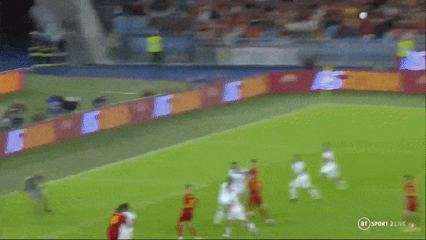 AS Roma vs Lecce 2-1: Chris Smalling sớm mở bàn, Gabriel Strefezza gỡ hòa, Paulo Dybala ấn định chiến thắng trên chấm penalty, Hjulmand nhận thẻ đỏ