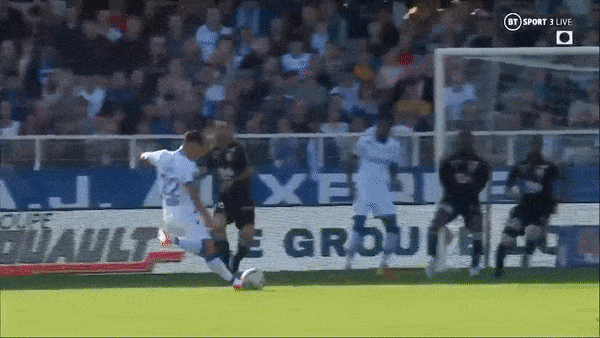 Auxerre vs Ajaccio 1-0: Mathias Autret kiến tạo, Hamza Sakhi ghi siêu phẩm từ ngoài vòng cấm, lần lượt M'Baye Niang, Cedric Avinel nhận thẻ đỏ