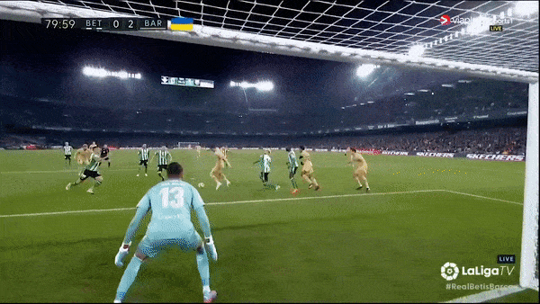 Real Betis vs Barcelona 1-2: Balde dọn cỗ, Raphinha khai tiệc, Lewandowski nhân đôi tỷ số, Kounde phản lưới nhà, Carvalho nhận thẻ đỏ, Barca củng cố ngôi đầu La Liga