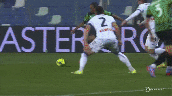 Sassuolo vs Atalanta 1-0: Marchizza kiến tạo, Armand Lauriente sút chéo góc đẹp mắt giành gọn 3 điểm, Joakim Maehle, Luis Muriel nhận thẻ đỏ