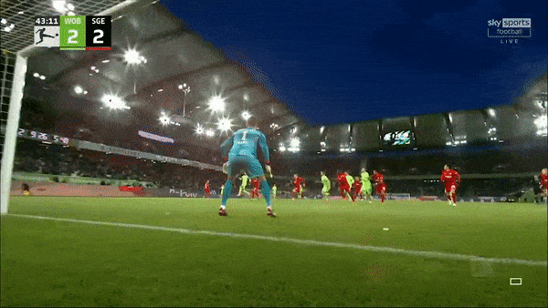 Wolfsburg vs Eintracht Frankfurt 2-2: Marmoush mở bàn, Kolo Muani, Evan N'Dicka ngược dòng nhưng Yannick Gerhardt đánh đầu chia điểm