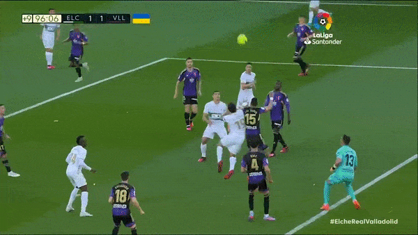 Elche vs Valladolid 1-1: Cyle Larin sớm mở bàn, Tete Morente volley kịp cứu thua, Roque Mesa, Martin Hongla nhận thẻ đỏ