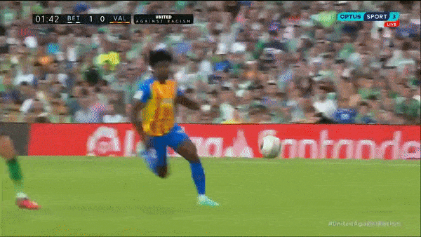 Real Betis vs Valencia 1-1: Ayoze Perez sớm mở bàn phút thứ 1, Diego Lopez gỡ hòa, Yunus Musah nhận thẻ đỏ