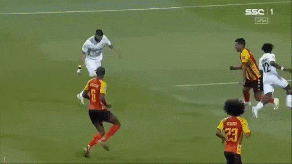 Sao Benzema vẽ siêu phẩm trong trận ra mắt Al Ittihad