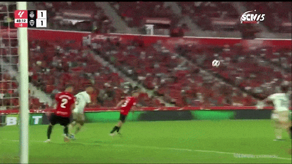 Mallorca vs Valencia 1-1: Vazquez sút như trái phá mở bàn, Diego Lopez đánh đầu góc xa gỡ hòa mãn nhãn