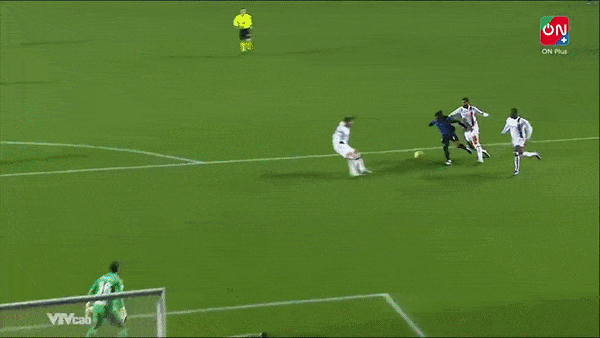 Atalanta vs AC Milan 3-2: Giroud, Luka Jovic lập công, Lookman tỏa sáng cú đúp, Luis Muriel chốt hạ chiến thắng, Calabria nhận thẻ đỏ