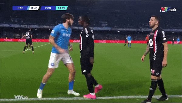 Napoli vs Monza 0-0: Pessina hỏng penalty, HLV Mazzarri, HLV Palladino, Mirko Maric lần lượt nhận mưa 3 thẻ đỏ