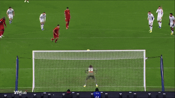 AS Roma vs Atalanta 1-1: Miranchuk kiến tạo, Koopmeiners phá lưới Roma, Dybala cứu thua nhờ penalty, HLV Mourinho lại bị thẻ đỏ