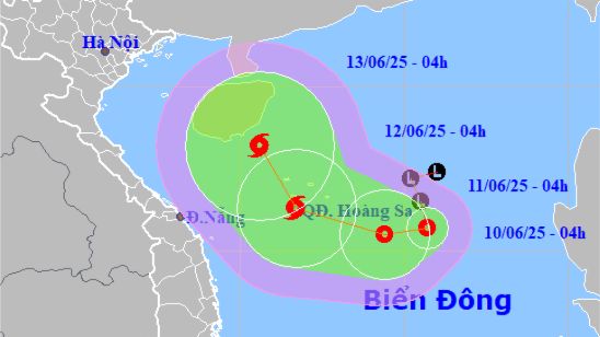Áp thấp nhiệt đới đã mạnh lên, có thể thành bão trên Biển Đông 