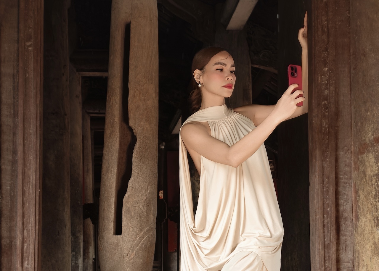 Hồ Ngọc Hà, đại diện hình ảnh cho OPPO Find X9 Series.