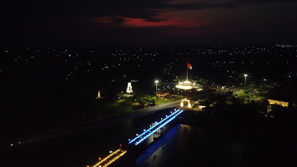 A monument themed "Aspiration for unification"