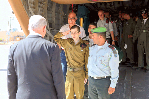 Shalit trong ngày được trả tự do.