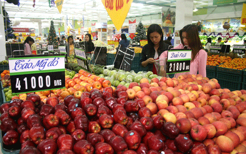 Cơ quan chức năng khó kiểm soát chất lượng trái cây nhập khẩu.