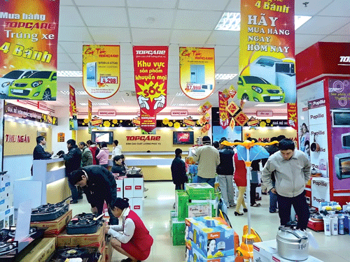 Việc Topcare đóng cửa hàng loạt siêu thị điện máy khiến người tiêu dùng hoang mang.