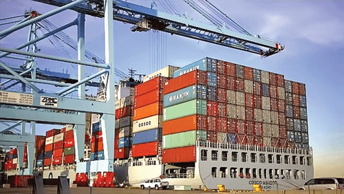 Xuất khẩu chỉ đóng góp 13% GDP của Hoa Kỳ.