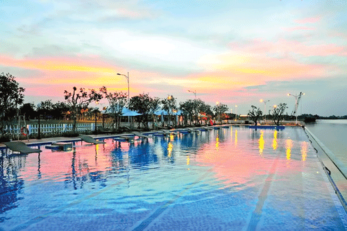 Hồ bơi khu nhà nghỉ sinh thái BCR