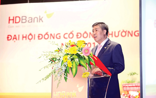 Ông Lê Thành Trung, Phó TGĐ HDBank phát biểu tại Đại hội.