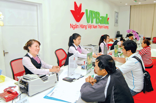 VPBank là một trong những NH mạnh dạn công bố sẽ tìm nguồn vốn ngoại để tăng vốn trong năm nay. Ảnh: LONG THANH VPBank là một trong những NH mạnh dạn công bố sẽ tìm nguồn vốn ngoại để tăng vốn trong năm nay. Ảnh: LONG THANH