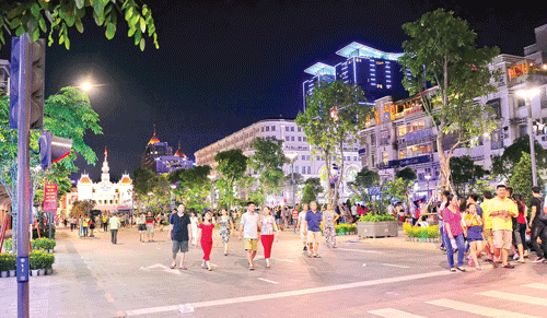 Phố đi bộ Nguyễn Huệ (TPHCM). Ảnh: LONG THANH