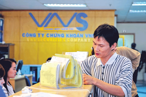 Nhiều mã CP không có thanh khoản, khiến NĐT khó cắt lỗ.