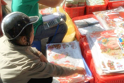 Nhiều phụ huynh cho rằng họ không hề biết loại đồ chơi này có thể gây nguy hại cho trẻ.