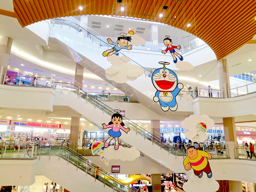 Với sự hiện diện của những siêu thị Nhật Bản như Aeon, người dân TP ngày nay rất dễ dàng tiếp cận các mặt hàng Nhật Bản.