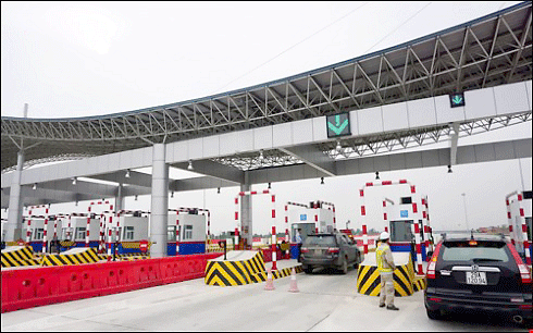 Hiện có nhiều nhà đầu tư đề nghị Vidifi nhượng quyền thu phí cao tốc Hà Nội – Hải Phòng. Hiện có nhiều nhà đầu tư đề nghị Vidifi nhượng quyền thu phí cao tốc Hà Nội – Hải Phòng.