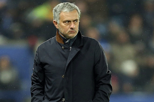Chelsea lại họp khẩn vì Jose Mourinho.