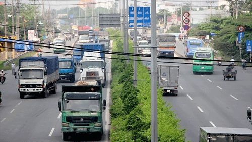 QL1 đoạn gần cầu vượt ngã tư Ga, nơi tuyến đường trên cao sẽ đi qua.