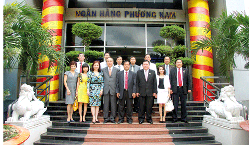 Lãnh đạo UOB đến thăm và làm việc tại Hội sở Ngân hàng Phương Nam.