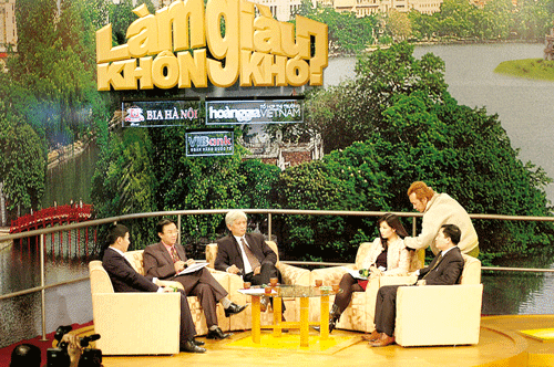 Thu Hương làm MC chương trình "Làm giàu không khó".