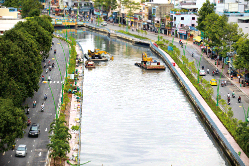 Kênh Nhiêu lộc - Thị Nghè đang ngày càng thay da đổi thịt. Ảnh: LÃ ANH