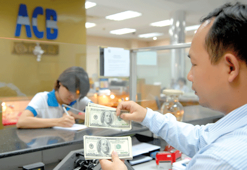 Khách hàng có thể được nhận nhiều quà tặng có giá trị khi giao dịch thanh toán quốc tế tại ACB. Ảnh: C.Thăng