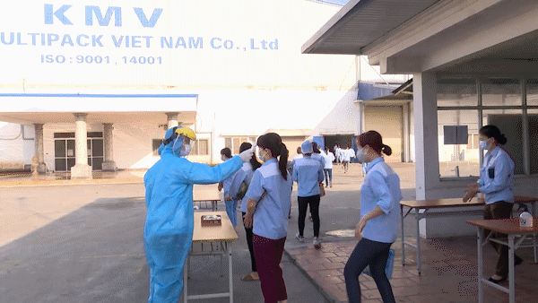 Người lao động trong các KCX-KCN phải thực hiện khai báo y tế hàng ngày