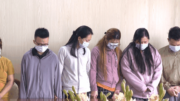 Bắt nhóm lừa đảo chiếm đoạt gần 30 tỷ đồng bằng thủ đoạn thông báo trúng thưởng