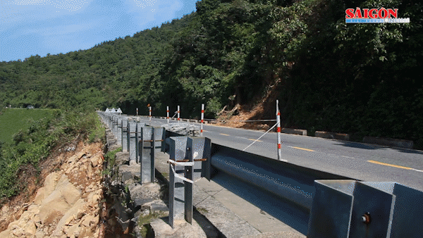 Đèo Hải Vân ngổn ngang đất đá, tiềm ẩn nguy hiểm khi mưa lớn