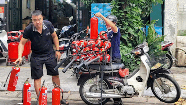Tin nóng: Kiên quyết đấu tranh, xóa bỏ tổ chức Hội thánh Đức Chúa trời mẹ; Thang thoát hiểm, mặt nạ phòng độc “cháy hàng”