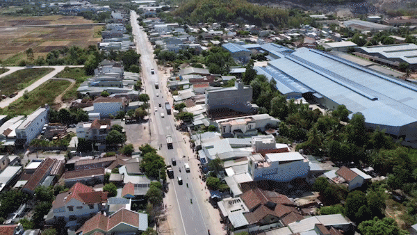 Thực địa những cung đường nguy hiểm từ Bắc vào Nam: Mối nguy từ đường hẹp, xuống cấp