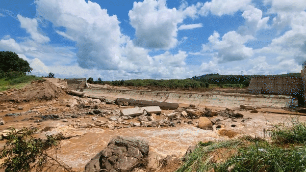 Vụ “Sự cố Thủy điện Ia Glae 2”: Đoạn bê tông dài 50 mét bị cuốn bay