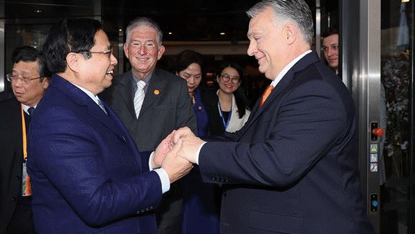 Tin nóng: Hàng loạt chương trình vui xuân, mua sắm tết tại TPHCM; Không để bùng phát dịch dịp tết