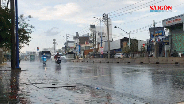 Bản tin tối 3-5: Mưa rải rác ở TPHCM, Đông Nam bộ và Tây Nguyên; Khắc phục thiệt hại sau lốc xoáy