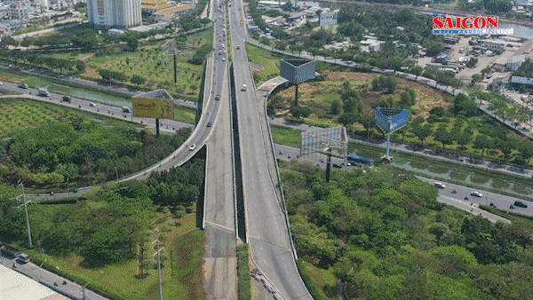 Bản tin tối 3-7: Hai xe buýt rượt đuổi trên Quốc lộ 1A; Nữ du khách bị cây đè tử vong