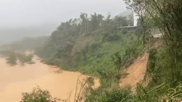 Bridge collapse in Phu Tho in Typhoon Yagi aftermath