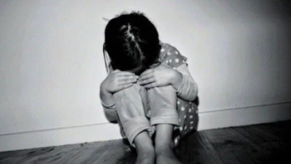 Kiên Giang: Khởi tố “mẹ nuôi” tạt nước sôi vào cháu bé làm mất vé số