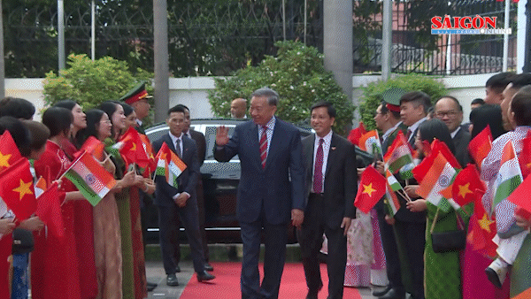 Tổng Bí thư, Chủ tịch nước Tô Lâm gặp gỡ cộng đồng người Việt Nam tại Ấn Độ