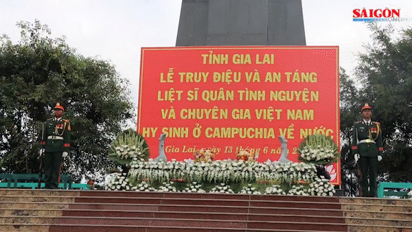 Phó Thủ tướng Hồ Quốc Dũng dự lễ truy điệu, an táng hài cốt liệt sĩ tại Gia Lai