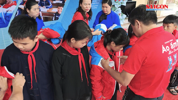 422 áo ấm đến với học sinh vùng cao Lạng Sơn