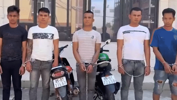 Dương Tấn Học tại cơ quan công an