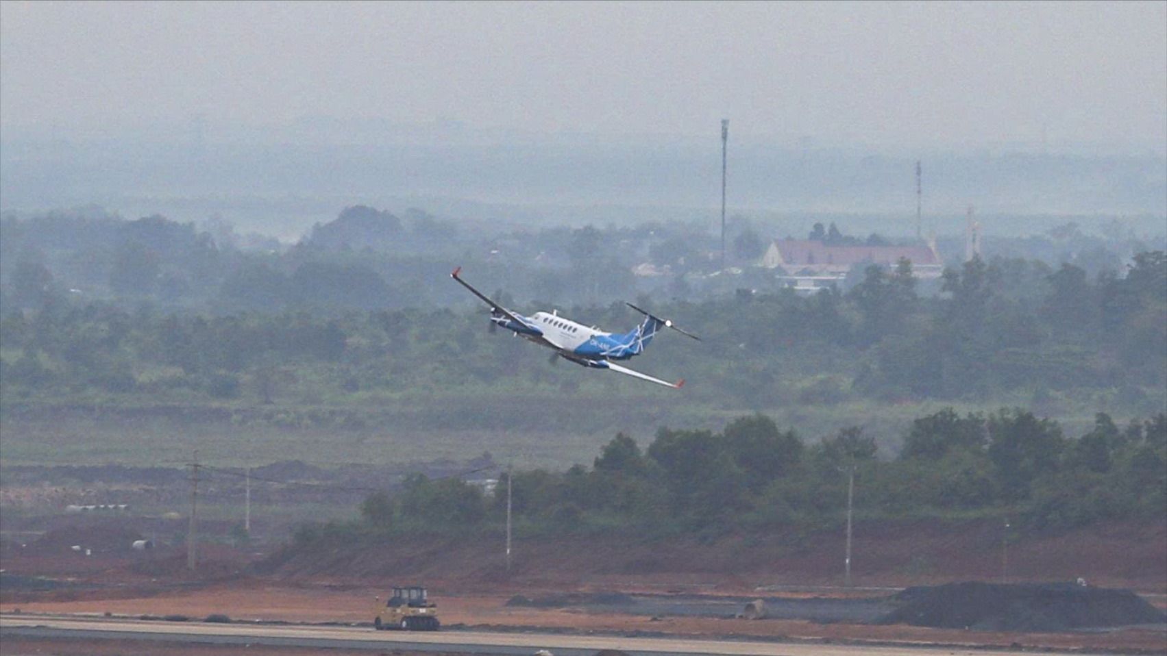 Máy bay Beech King Air 350ER số hiệu B350 đã tiến hành bay hiệu chuẩn tại sân bay Long Thành